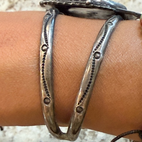 Vintage Native Nila Johnson (NJ) Malachite Sterling Silver Navajo cuff bracelet - Picture 8 of 9